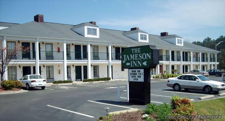 Red Roof Inn & Suites Wilson Exterior photo
